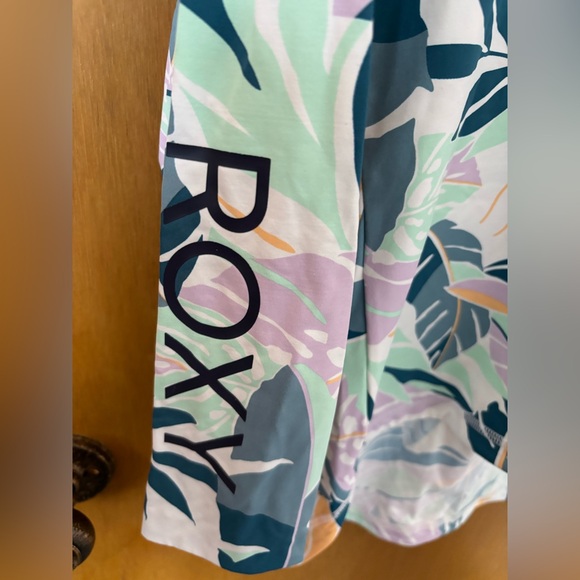 Roxy Rash guard - Picture 2 of 6